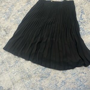 Max Studio Black Pleated Skirt